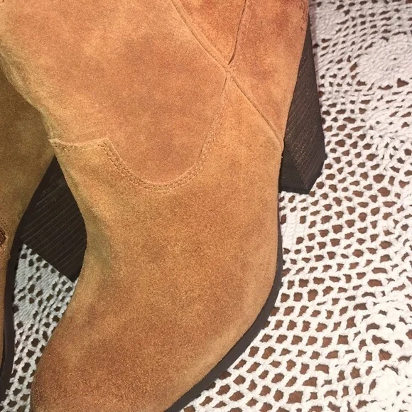 Vince Camuto Leather Heeled Ankle Boots - Picture 2 of 6